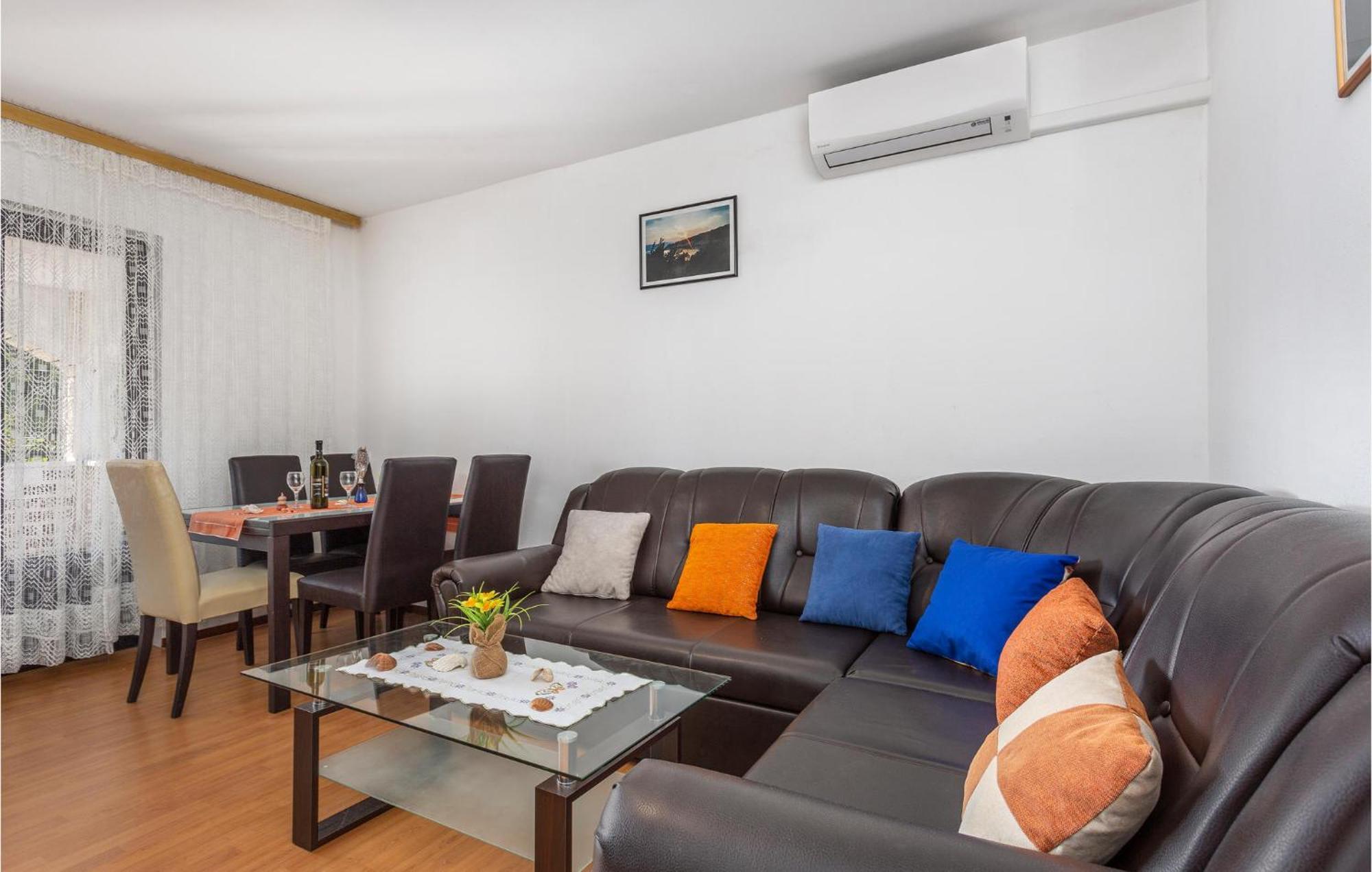 Gorgeous Apartment In Pinezici With Kitchen Pinezići Exterior foto